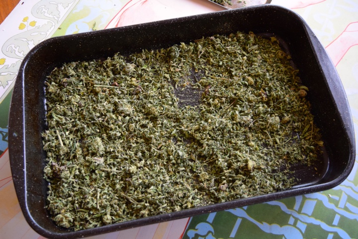 How to Decarboxylate Weed